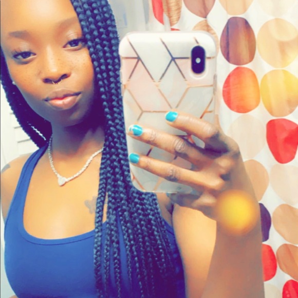 Meet your Posher, Ausha - Picture 1 of 1